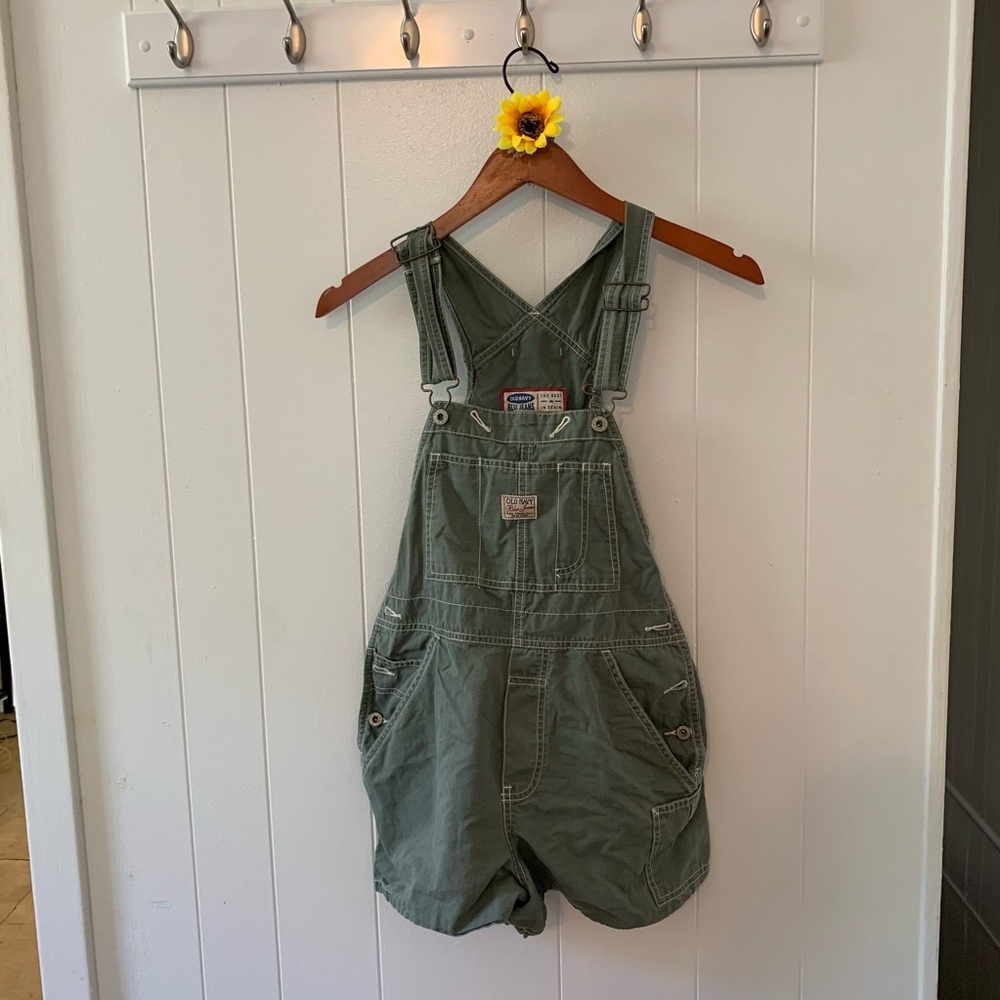 Old navy olive green overall shorts